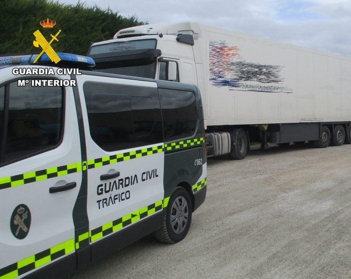 Inmovilizado en Vera un camión que llevaba 17 toneladas de sobrepeso