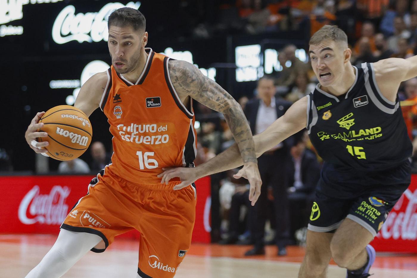 Montero y Badio remontan al Gran Canaria y asientan al Valencia como tercero
