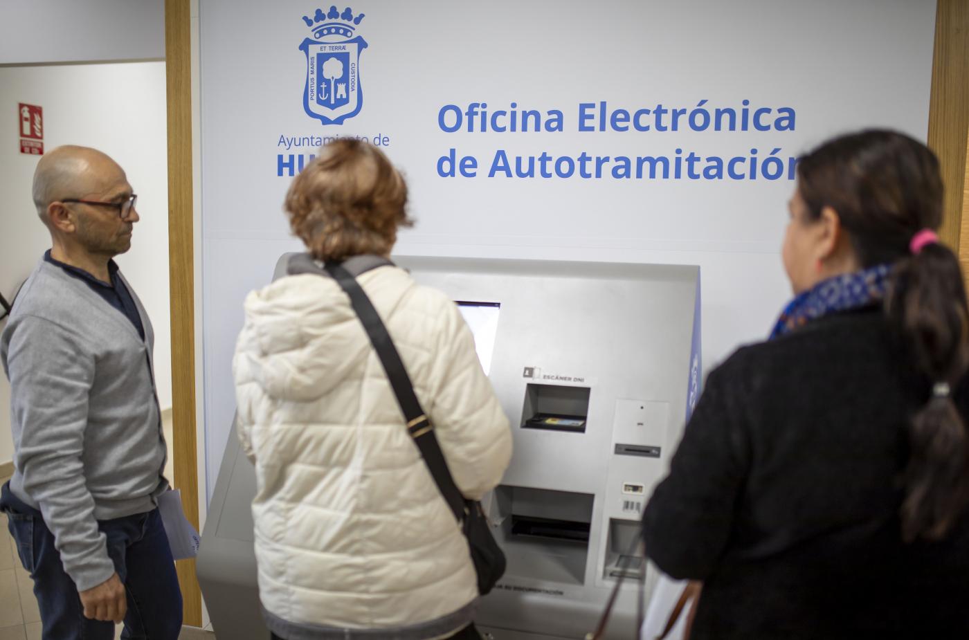 Las oficinas de autotramitación han expedido unos 30.000 certificados de empadronamiento 